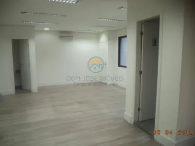 Sala Comercial à venda, 37m² no Vila Olímpia, São Paulo