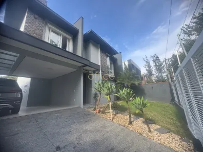 Casa com 3 Quartos à venda, 390m² no Bom Retiro, Joinville