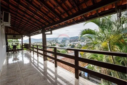 Casa com 3 Quartos à venda, 250m² no Piratininga, Niterói