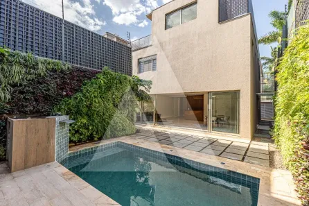 Casa de Condomínio com 3 Quartos para alugar, 600m² no Jardim Europa, São Paulo