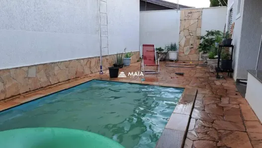 Casa com 4 Quartos à venda, 250m² no Jardim São Bento, Uberaba