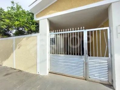 Casa com 2 Quartos para venda ou aluguel, 110m² no Vila São José, São Carlos