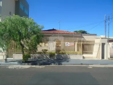 Casa com 3 Quartos à venda, 160m² no Brasil, Uberlândia