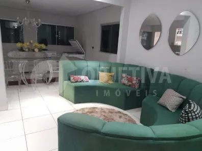 Casa com 3 Quartos à venda, 180m² no Segismundo Pereira, Uberlândia