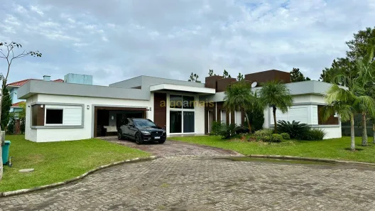 Casa de Condomínio com 4 Quartos à venda, 240m² no XANGRI-LÁ, Osório