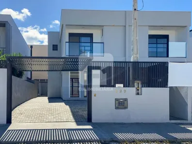 Casa com 3 Quartos à venda, 132m² no Carianos, Florianópolis