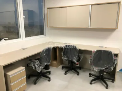 Sala Comercial à venda, 33m² no Mont Serrat, Porto Alegre