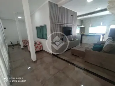 Sobrado com 3 Quartos à venda, 296m² no Jardim Canaã, Uberlândia