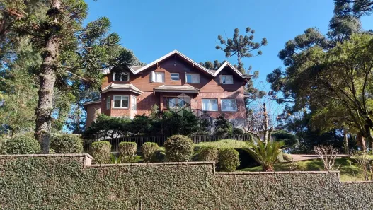 Casa com 5 Quartos à venda, 700m² no Tres Pinheiros, Gramado