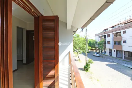 Casa com 3 Quartos à venda, 253m² no Jardim Itu, Porto Alegre