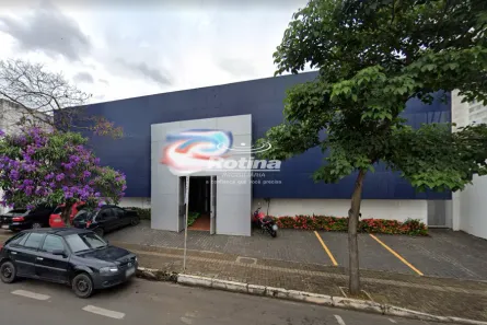 Prédio Comercial para alugar, 800m² no Centro, Uberlândia