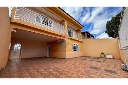 Casa com 5 Quartos à venda, 350m² no Taguatinga Norte, Brasília