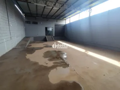 Ponto Comercial para alugar, 850m² no Nossa Senhora das Graças, Uberlândia