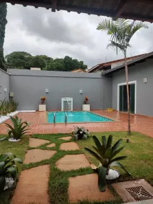 Casa com 3 Quartos à venda, 237m² no Parque das Laranjeiras, Goiânia