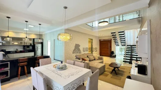 Casa de Condomínio com 3 Quartos à venda, 250m² no Castelo, Tremembé