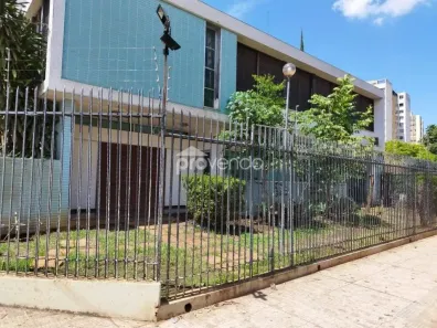 Casa com 4 Quartos à venda, 580m² no Setor Central, Goiânia
