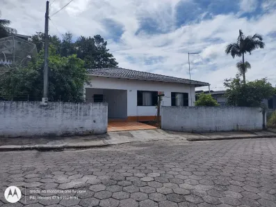 Casa com 3 Quartos à venda, 180m² no Santa Terezinha, Gaspar
