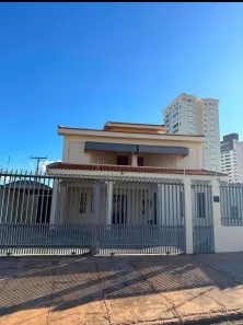 Casa com 5 Quartos para alugar, 265m² no Jardim Petrópolis, Cuiabá