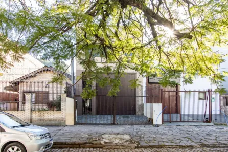 Galpão/Depósito/Armazém à venda, 270m² no São Geraldo, Porto Alegre