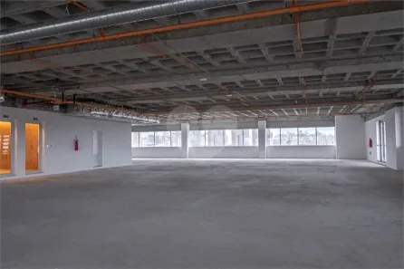 Sala Comercial para alugar, 1114m² no Várzea da Barra Funda, São Paulo