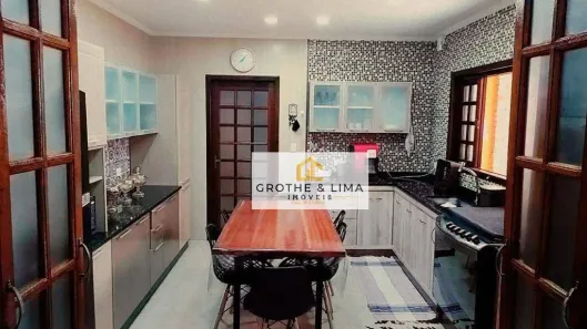 Sobrado com 3 Quartos à venda, 212m² no Centro, Jacareí