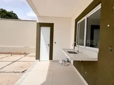 Casa com 4 Quartos à venda, 234m² no Uruguai, Teresina