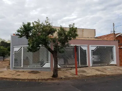 Casa com 3 Quartos à venda, 278m² no Jardim Brasília (Vila Xavier), Araraquara