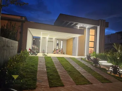 Casa de Condomínio com 3 Quartos à venda, 210m² no Cézar de Souza, Mogi das Cruzes
