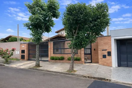 Sobrado com 3 Quartos à venda, 198m² no Jardim Santa Elisa, São Carlos