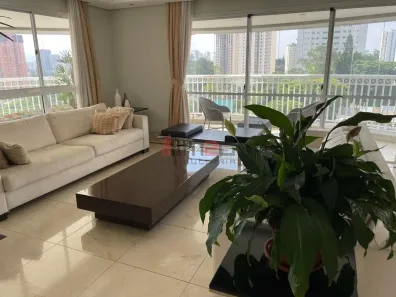 Apartamento com 4 Quartos para alugar, 264m² no Vila Sofia, São Paulo