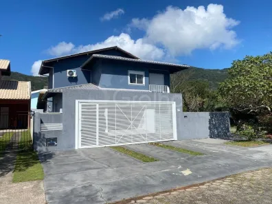 Casa com 3 Quartos à venda, 236m² no Pântano do Sul, Florianópolis
