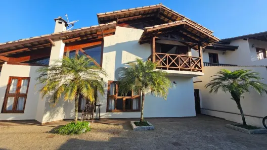 Casa de Condomínio com 3 Quartos à venda, 234m² no Pousada dos Bandeirantes, Carapicuíba
