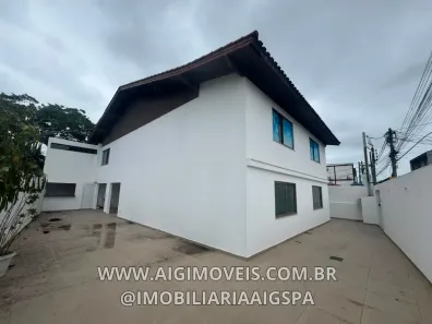 Casa com 8 Quartos à venda, 225m² no Centro, São Pedro da Aldeia