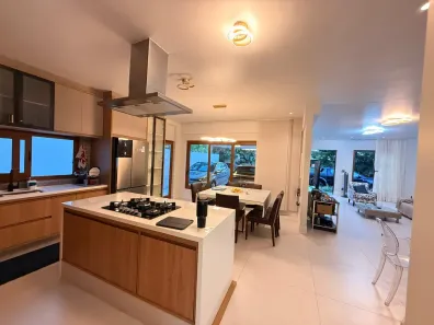 Casa de Condomínio com 4 Quartos à venda, 300m² no Piatã, Salvador