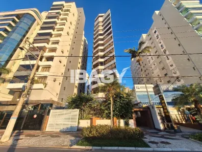 Apartamento com 4 Quartos para alugar, 220m² no Centro, Florianópolis