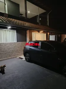 Sobrado com 3 Quartos à venda, 168m² no Cidade Morumbi, São José dos Campos
