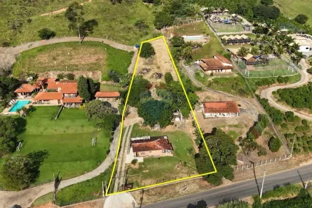 Fazenda/Sítio com 2 Quartos à venda, 110m² no Centro, Socorro