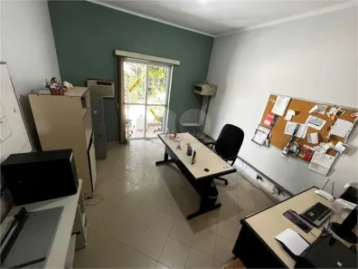 com 3 Quartos para alugar, 210m² no Mirandópolis, São Paulo