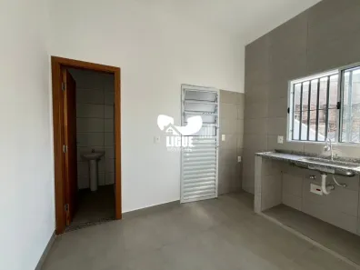 Casa com 2 Quartos para alugar, 35m² no Santa Maria, Santo André
