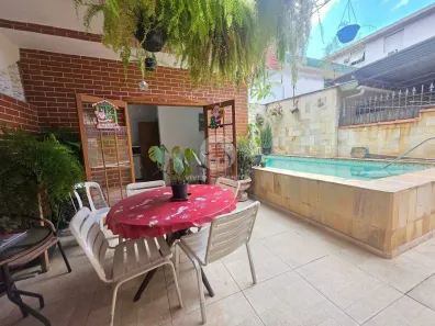 Sobrado com 4 Quartos à venda, 210m² no Embaré, Santos