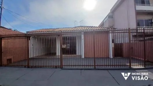 Casa com 7 Quartos para alugar, 207m² no São Benedito, Uberaba