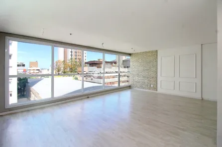 Sala Comercial à venda, 73m² no Petrópolis, Porto Alegre