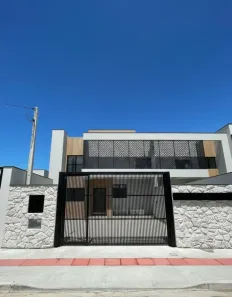 Casa com 3 Quartos à venda, 94m² no Rio Pequeno, Camboriú