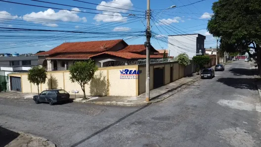 Casa com 3 Quartos à venda, 250m² no Indústrias I (Barreiro), Belo Horizonte