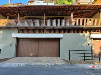 Casa com 4 Quartos à venda, 300m² no Cascatinha, Petrópolis