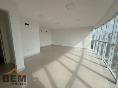 Sala Comercial para alugar, 67m² no Centro, Itajaí