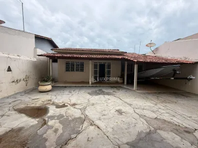 Casa com 3 Quartos à venda, 200m² no Plano Diretor Sul, Palmas