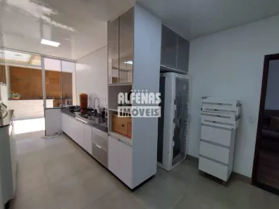 Casa com 3 Quartos à venda, 150m² no Vera Cruz, Contagem
