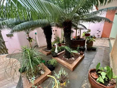 Sobrado com 3 Quartos à venda, 360m² no Setor Gentil Meireles, Goiânia