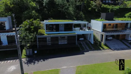 Casa com 3 Quartos à venda, 205m² no Morrinhos, Garopaba